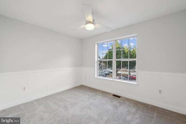 Building Photo - 133 Chevy Chase St