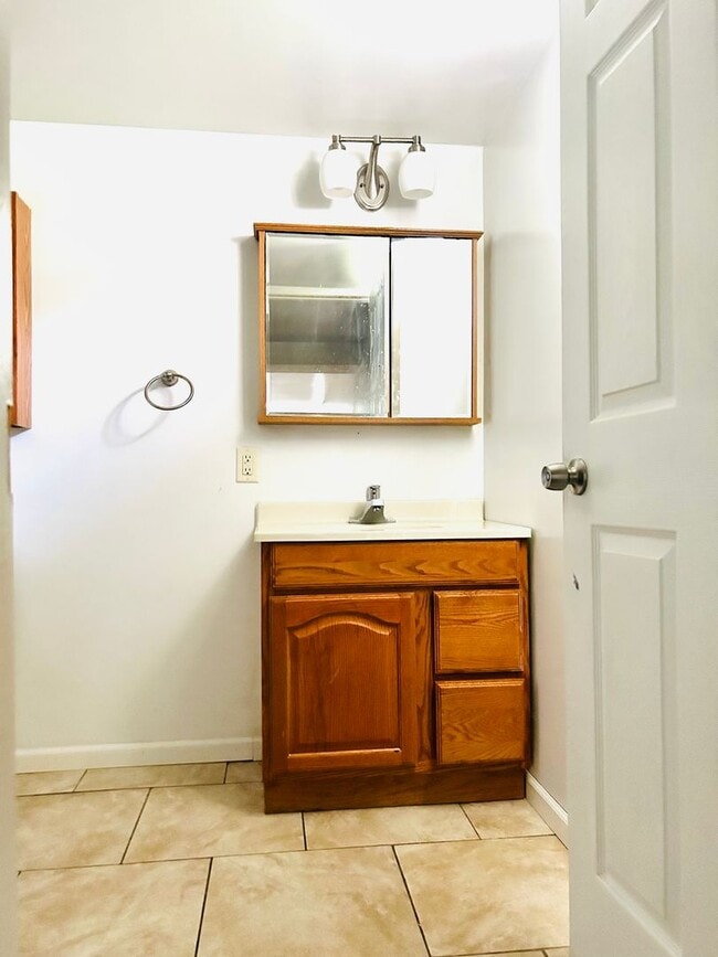 Building Photo - Spacious Home on Large Corner Lot