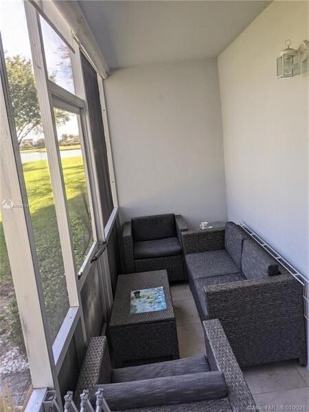 Building Photo - 265 Preston Way