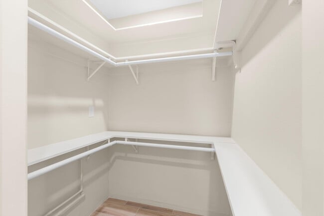 Building Photo - 1541 NE 15th Ave