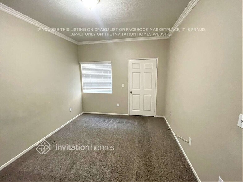 Building Photo - 24909 Madison Ave