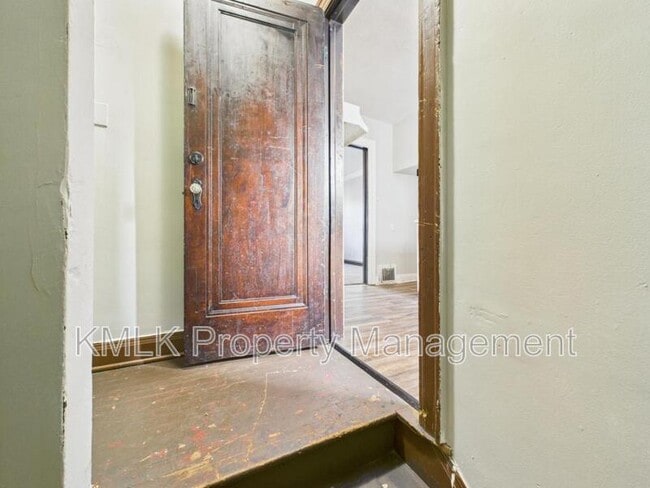 Building Photo - 918 Peckham St