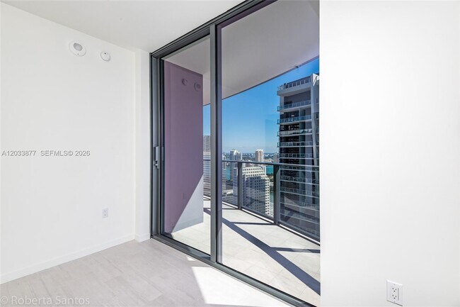 Building Photo - 1000 Brickell Plaza
