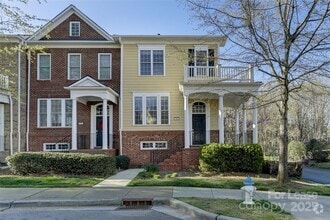 Building Photo - 562 6th Baxter Crossing