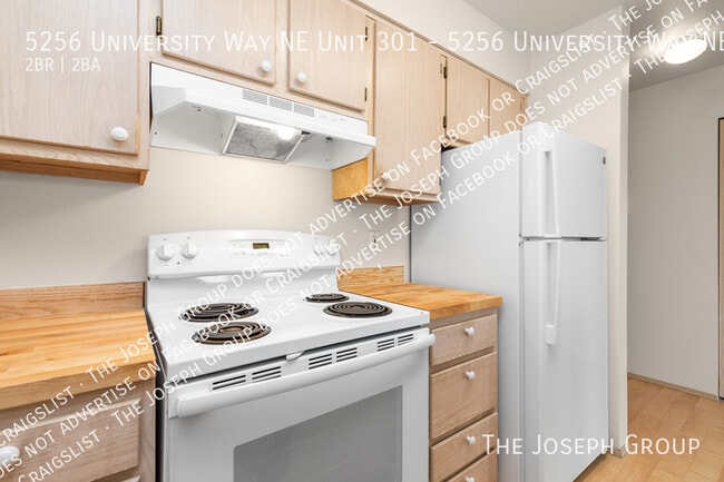 Building Photo - 5256 University Wy NE