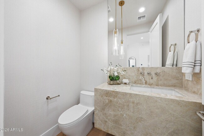 Building Photo - 8429 E Del Camino Dr