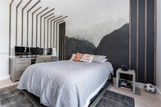 Building Photo - 18460 NE 30th Ave