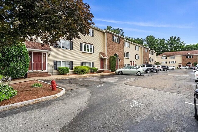 Building Photo - 305 Salem St