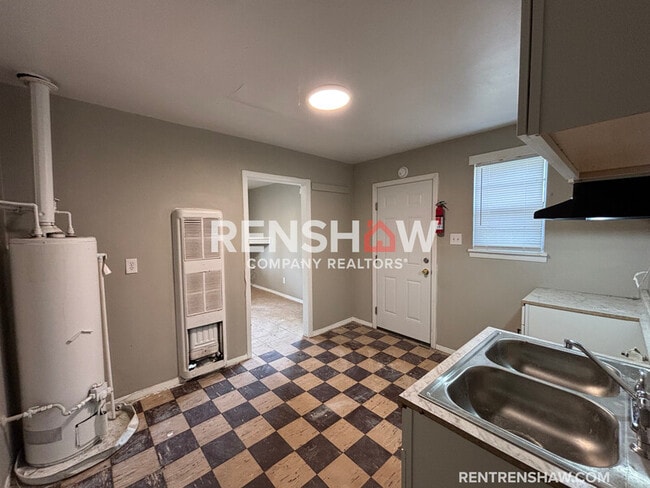 Building Photo - 1840 Marjorie St