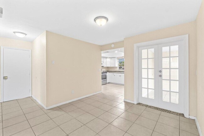 Building Photo - 3639 Harlowe Ave