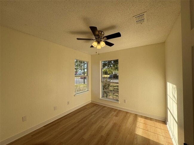 Building Photo - 1905 Hollow Tree Blvd