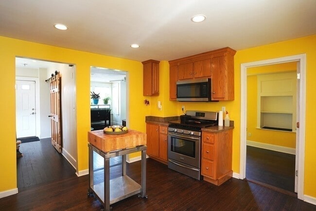 Building Photo - 43 Alpine Pl