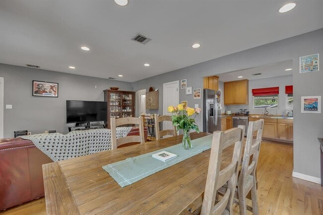 Building Photo - 5408 Avenue F