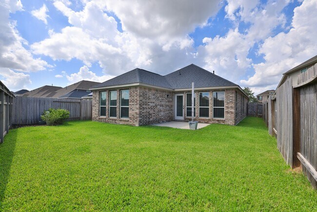 Building Photo - 31115 Albany Brook Ln
