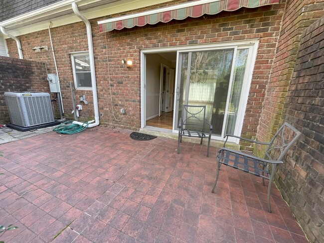 Building Photo - Beautiful Banbury...Lovely 2 bedroom off E...