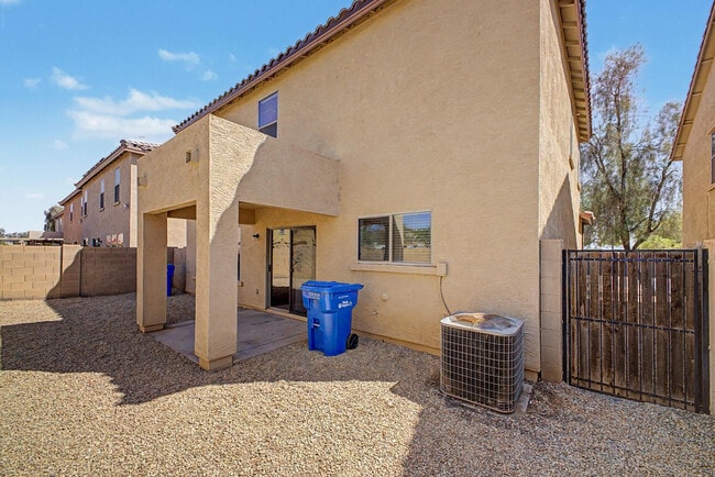 Building Photo - 9464 W Sheridan St