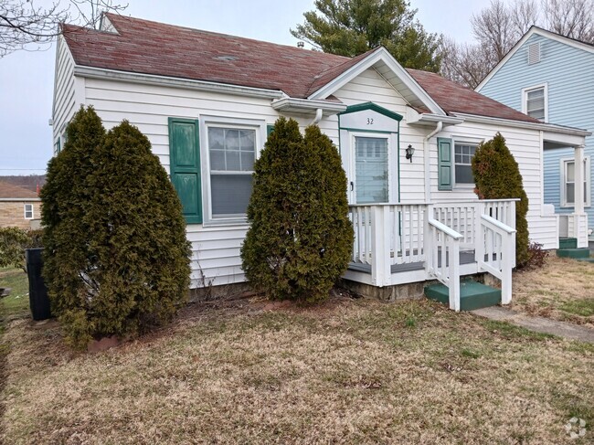 Rent this 1 bedroom house - 32 Duquesne Ave