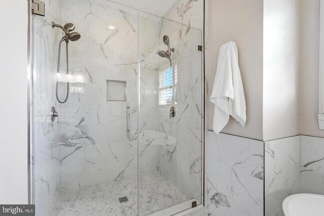 Building Photo - 19925 Interlachen Cir