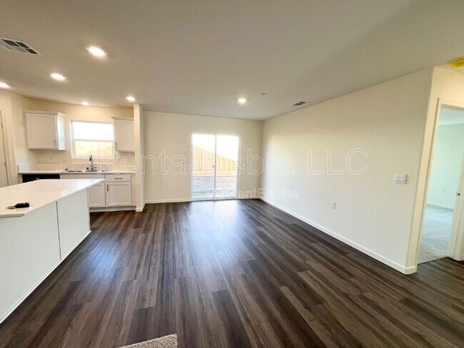 Building Photo - 356 Halisan Ct