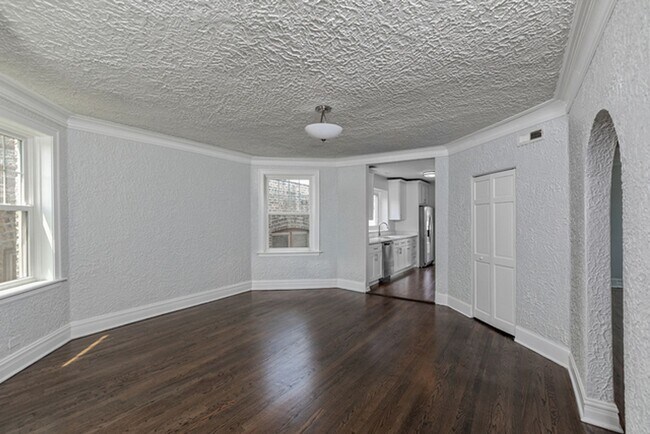 Building Photo - BEC Properties Winnemac LLC