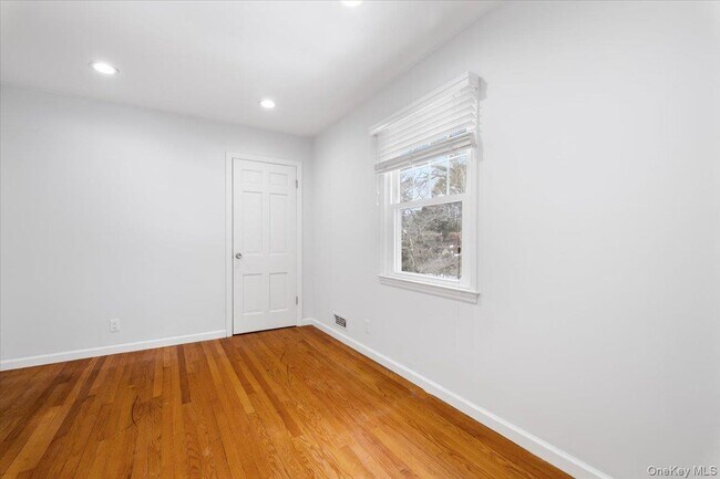 Building Photo - 182 Madison Rd