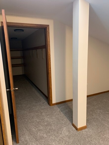 Upper Bedroom - 317 River St