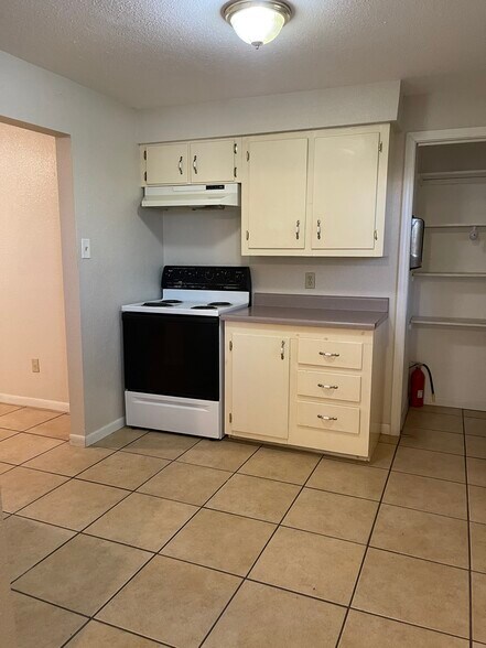 Building Photo - 411 Rowlett Ave
