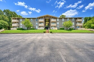 Building Photo - 709 Ashlawn Pl
