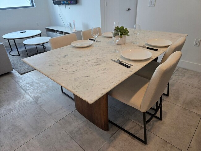 Building Photo - 190 SW 8th St