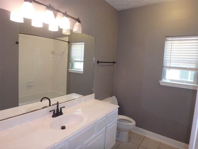 Building Photo - 3804 Mystic Cir