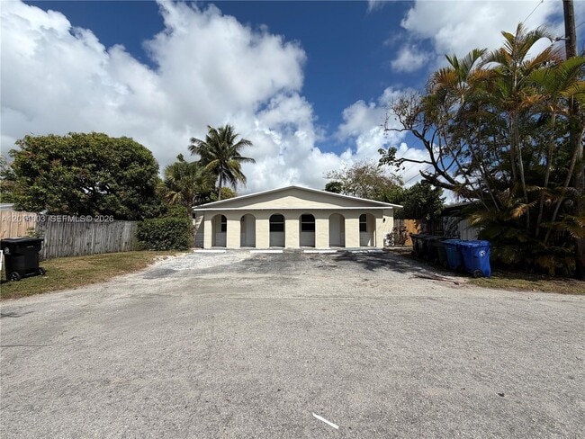 Building Photo - 953 SW 16th St