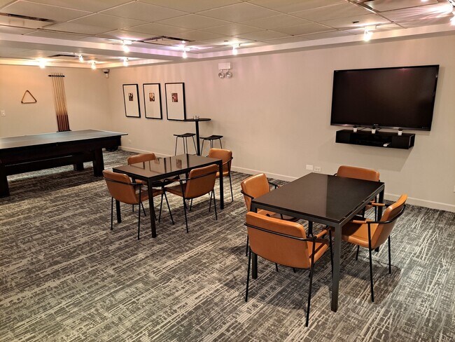 Building Photo - 30 E Huron St