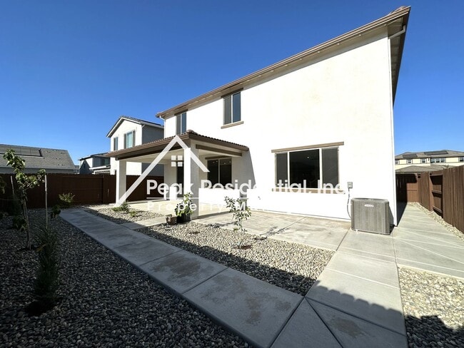 Building Photo - Brand New West Roseville 4bd/3.5ba with Se...