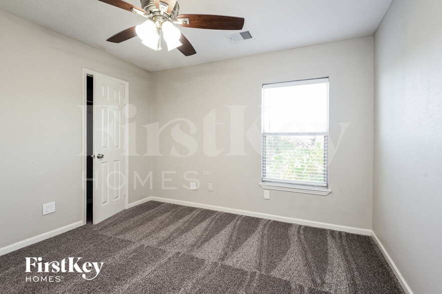 Building Photo - 8207 Sugar Cane Dr