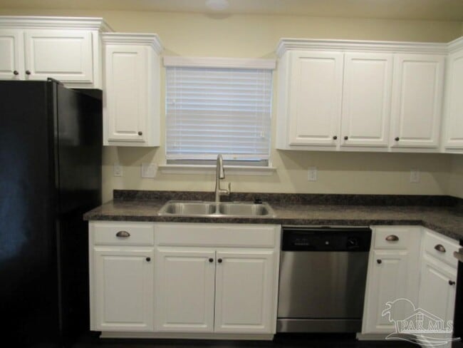 Building Photo - 279 Cottage View Dr