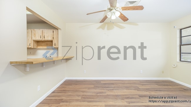 Building Photo - 604 Roselyn Ave