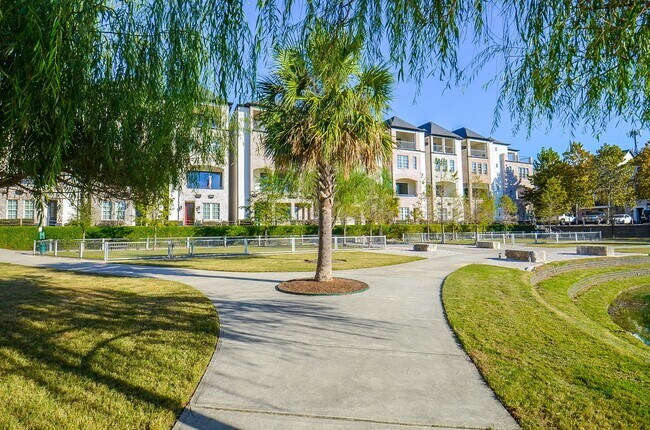 Building Photo - 6125 Cottage Grove Lake Dr