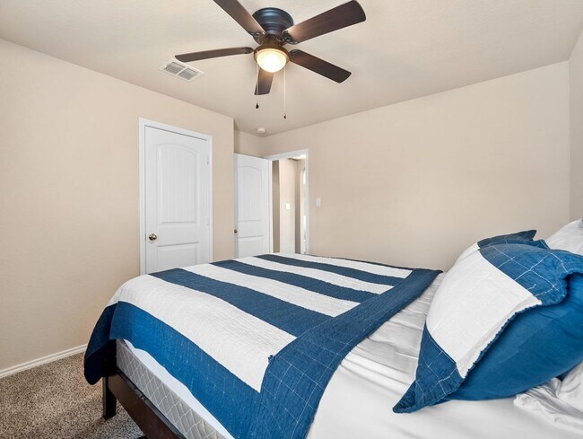 Building Photo - 15223 Cinnamon Teal