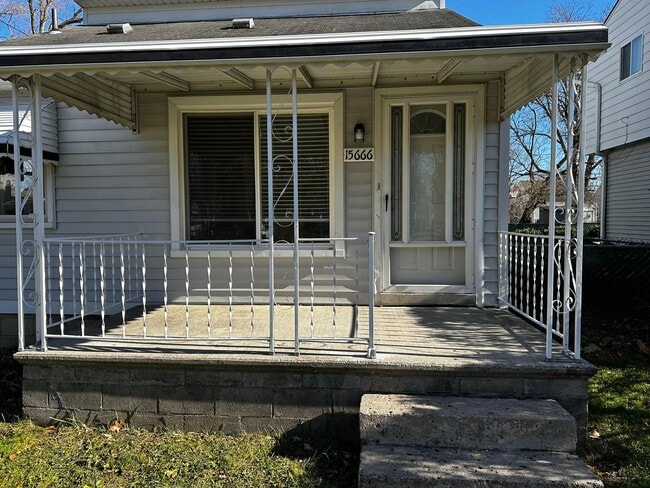 Building Photo - 15666 Wakenden St