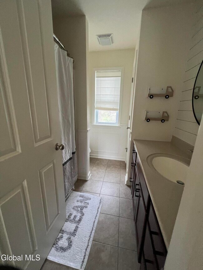 Building Photo - 10 Swatling Dr