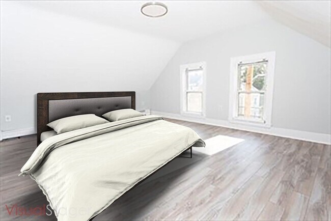 Building Photo - 145 Maple St