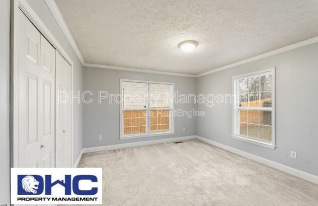 Building Photo - 1352 Elizabeth Ln