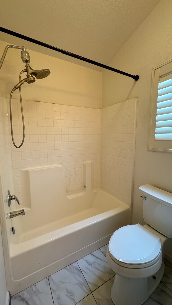 Building Photo - 5318 Pembroke Ct