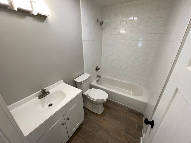 Building Photo - Great Location Private Setting Home For Rent