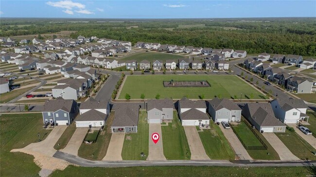Building Photo - 6313 Town Ln