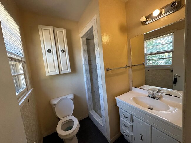 Building Photo - 3024 57th St