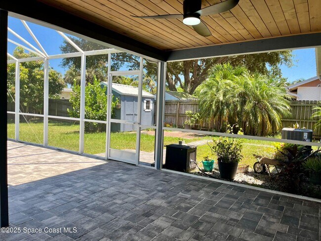 Building Photo - 3463 Mazur Dr