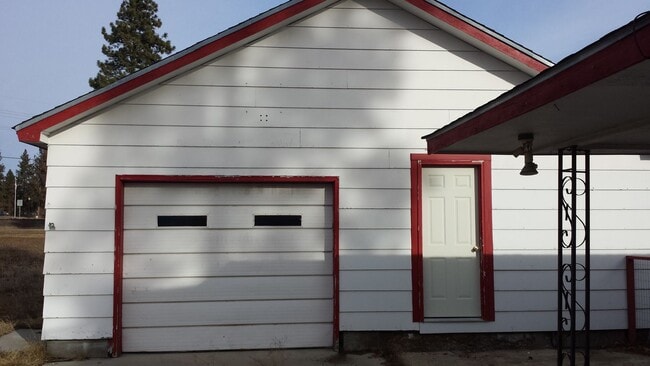 Building Photo - 6344 Eastside Hwy