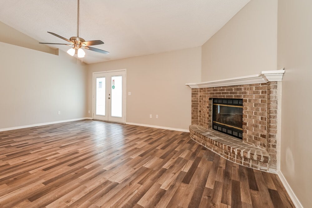 Building Photo - 1290 Bee St N