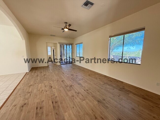 Building Photo - Gated Two Bedroom Home